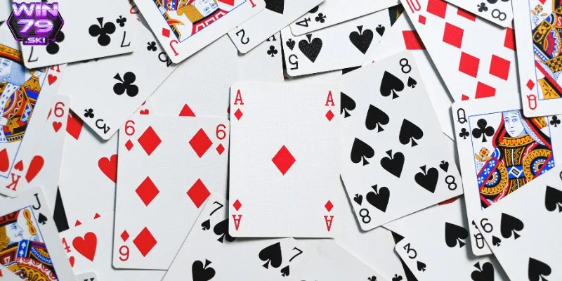 tu quy 4 Sử dụng bẫy tâm lý để đối thủ bất ngờ khi chơi bài